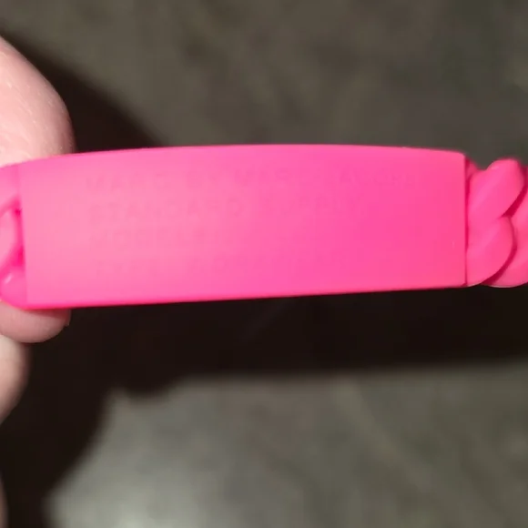 (J21) Marc Jacobs Pink Bracelet - Picture 3 of 5